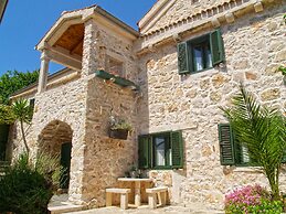 Holiday Villa Blue Tree