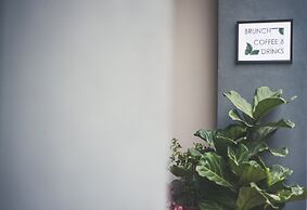 Urban Nest - Suites & Apartments