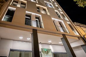 Urban Nest - Suites & Apartments