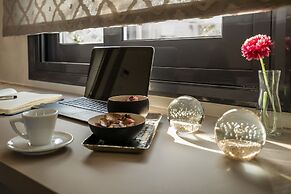 Urban Nest - Suites & Apartments