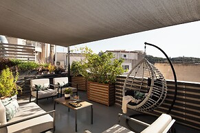 Urban Nest - Suites & Apartments