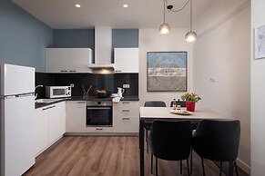 Urban Nest - Suites & Apartments
