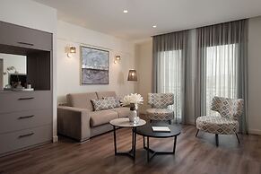 Urban Nest - Suites & Apartments