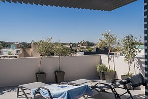 Urban Nest - Suites & Apartments