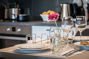 Urban Nest - Suites & Apartments