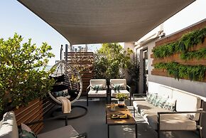 Urban Nest - Suites & Apartments