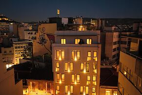 Urban Nest - Suites & Apartments