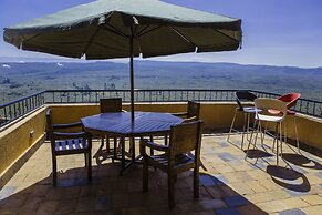 Sheerdrop Country Home