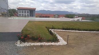 Hotel Village Confort Toritama