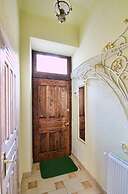Apartment Valovaya 21b