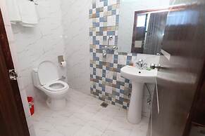 Hotel Gajur Palace