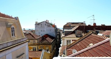 Akicity Bairro Alto Night