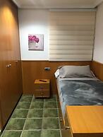 Private Rooms - Fira 2