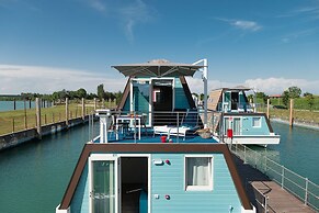 Marina Azzurra Resort