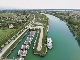 Marina Azzurra Resort