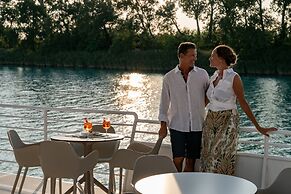 Marina Azzurra Resort