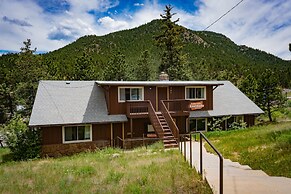 Estes Park Adventure Hostel