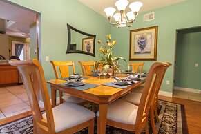 Formosa Gardens 2705