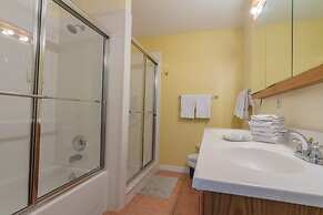 Formosa Gardens 2705