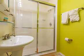 Formosa Gardens 2705