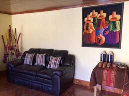 Munay Tika Family House