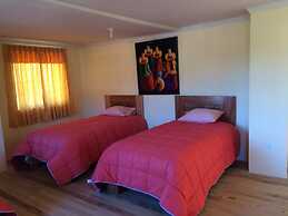 Munay Tika Family House