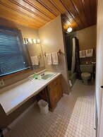 Eagle Nest Fly Shack and Lodge