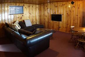 Eagle Nest Fly Shack and Lodge