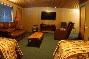 Eagle Nest Fly Shack and Lodge