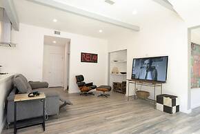 Spacious House on Melrose w Private Backyard Gym
