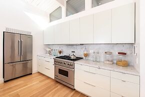 Beautifully Designed Palos Verdes Villa w/ Private Beach and Stunning