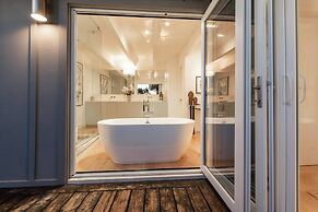 Beautifully Designed Palos Verdes Villa w/ Private Beach and Stunning