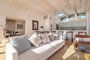 Beautifully Designed Palos Verdes Villa w/ Private Beach and Stunning