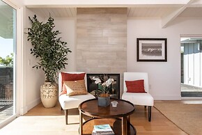 Beautifully Designed Palos Verdes Villa w/ Private Beach and Stunning