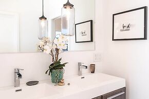 Beautifully Designed Palos Verdes Villa w/ Private Beach and Stunning