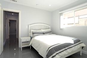 Bright Spacious Family House Near Universal Studios