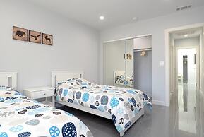 Bright Spacious Family House Near Universal Studios