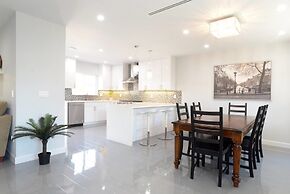 Bright Spacious Family House Near Universal Studios