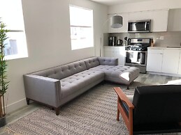 Brand NEW Luxury Spacious 3bdr Townhome Close to 3rd St