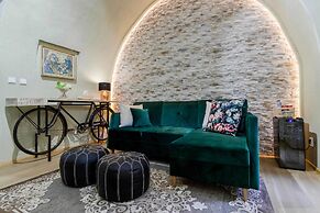 Old Town square APT by Michal&Friends