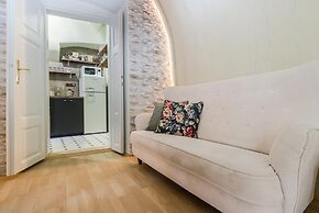 Old Town square APT by Michal&Friends