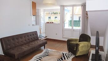 Quiet and Sunny central Lisbon apartment