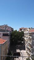 Quiet and Sunny central Lisbon apartment