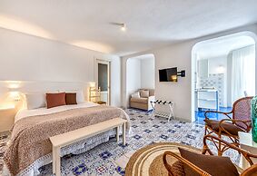 Ravino Secret Retreat