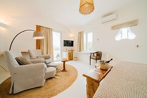 Ravino Secret Retreat