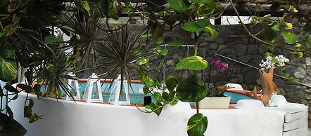 Ravino Secret Retreat