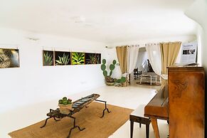 Ravino Secret Retreat