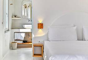 Ravino Secret Retreat