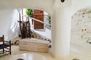 Ravino Secret Retreat