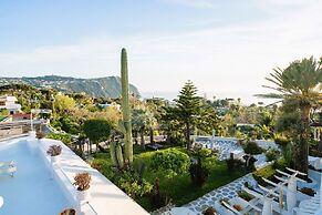Ravino Secret Retreat
